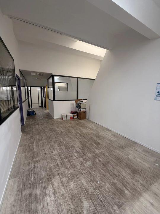 Bureau - 326 m² - 20 pièces