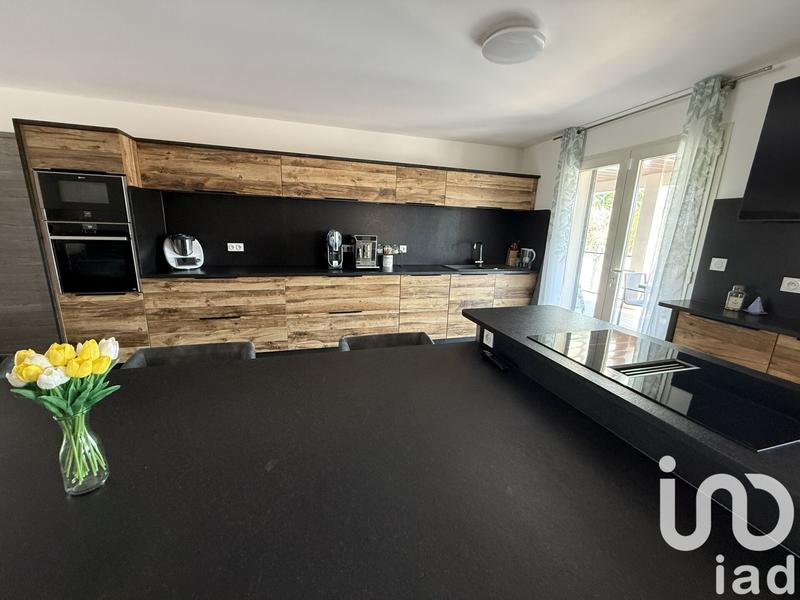 Maison - 201 m² - 6 pièces