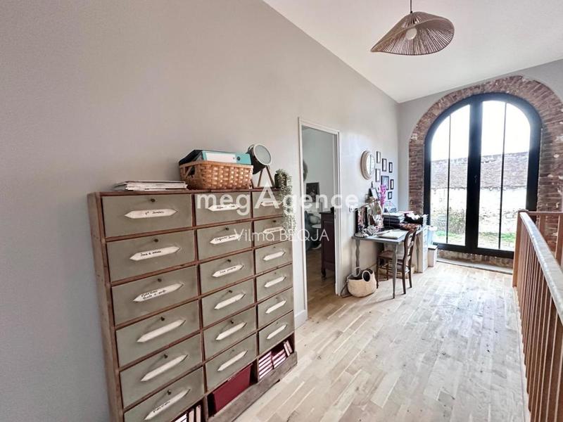 Maison - 400 m² - 6 pièces