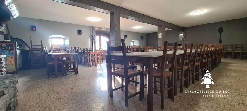 Local commercial - 451 m² - 2 pièces