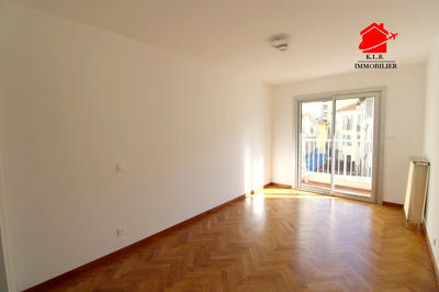 Appartement - 80 m² - 3 pièces