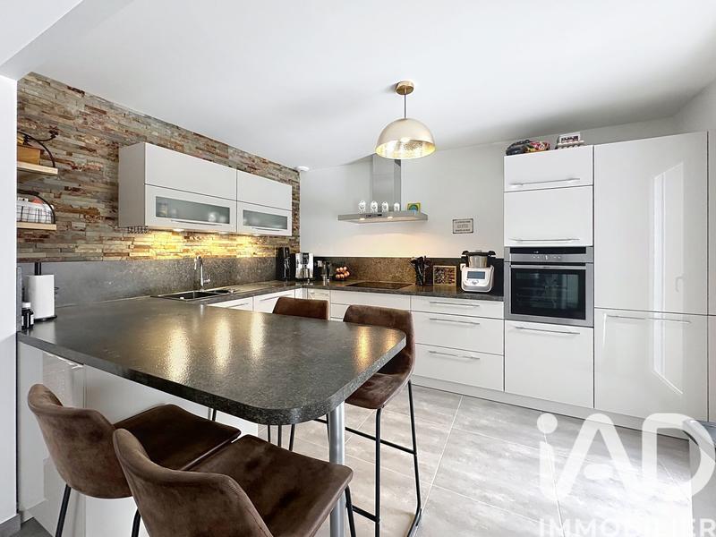 Maison - 111 m² - 6 pièces