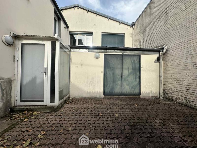 Local commercial - 626 m² - 40 pièces