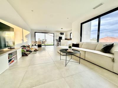 Maison contemporaine - 102 m² - 4 pièces