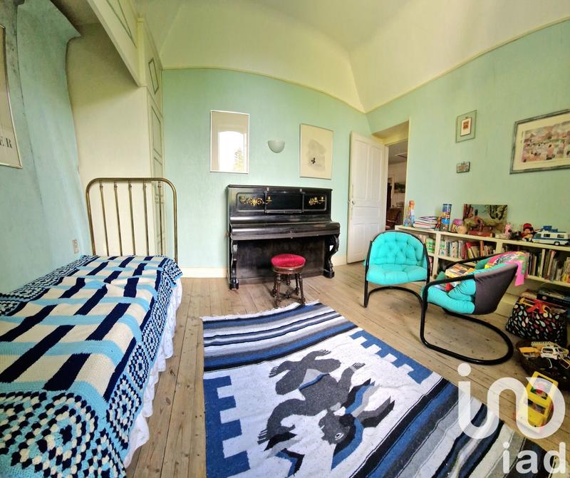 Maison - 270 m² - 16 pièces