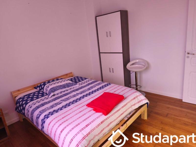 Chambre - 13 m² - 1 pièce