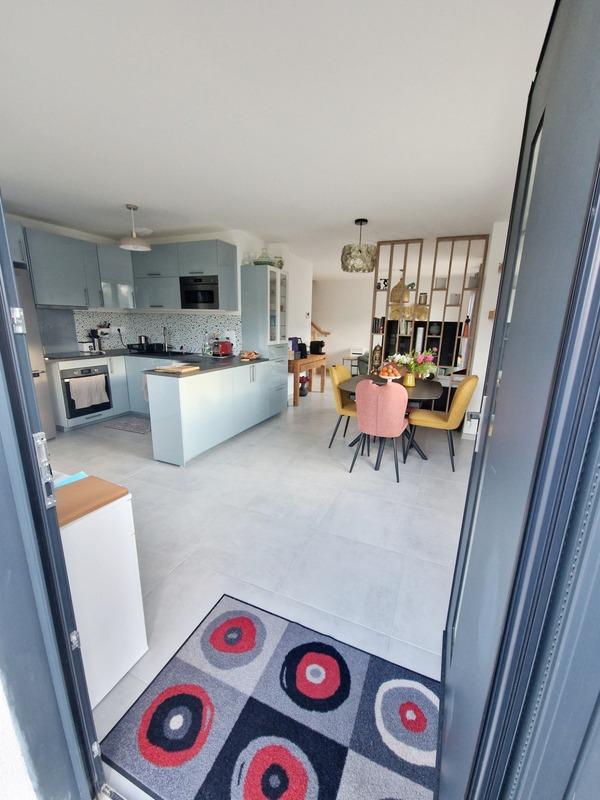 Maison - 83 m² - 4 pièces