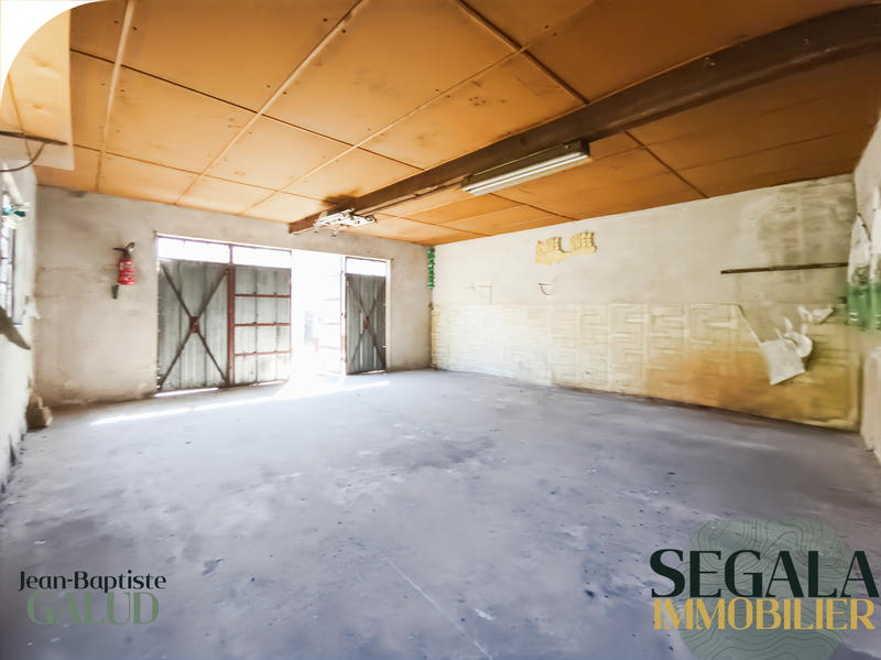 Maison - 220 m² - 8 pièces