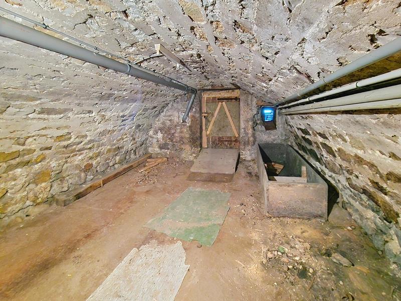 Maison - 251 m² - 12 pièces