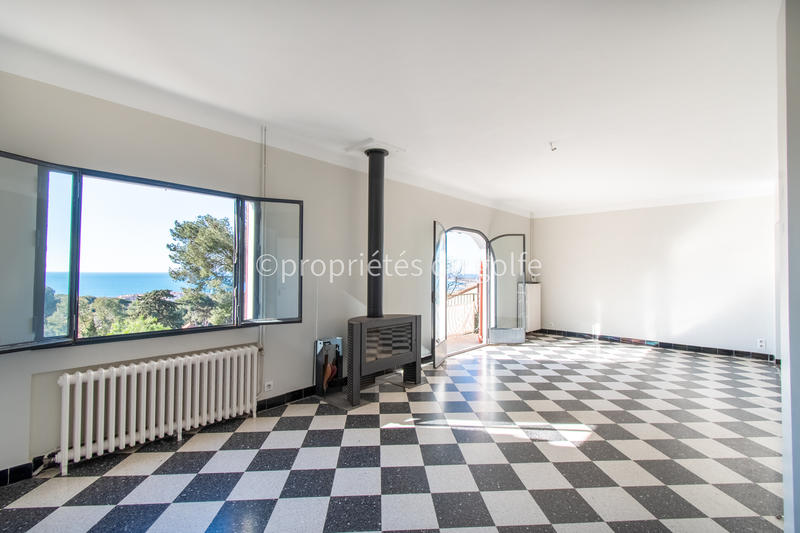 Maison - 234 m² - 9 pièces