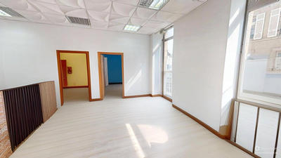 Immeuble - 143 m² - 7 pièces