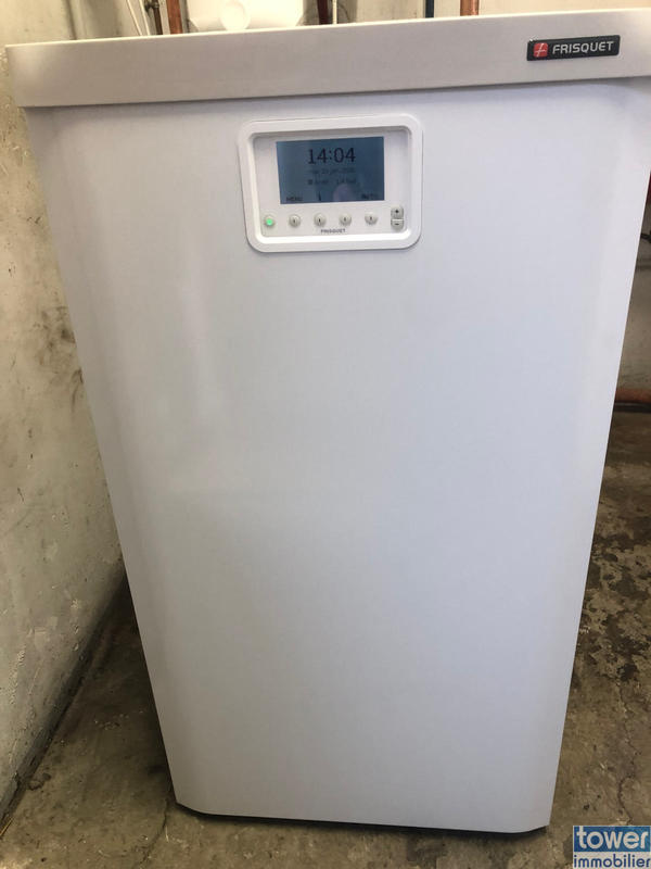 Propriété - 995 m² - 10 pièces