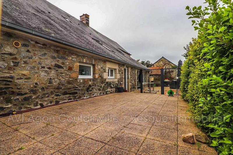 Maison - 288 m² - 15 pièces