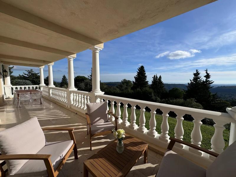 Villa - 385 m² - 11 pièces