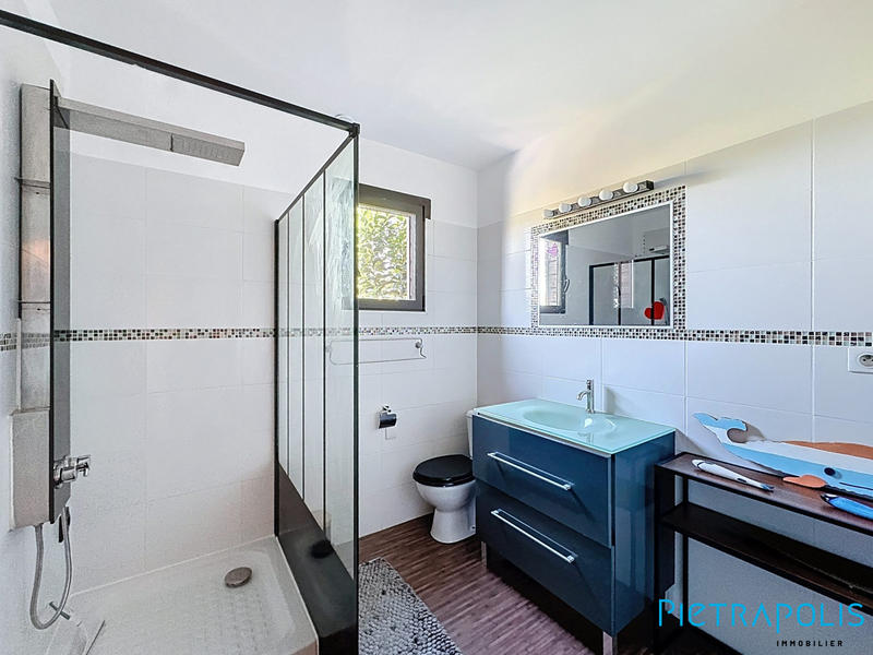 Villa - 222 m² - 7 pièces