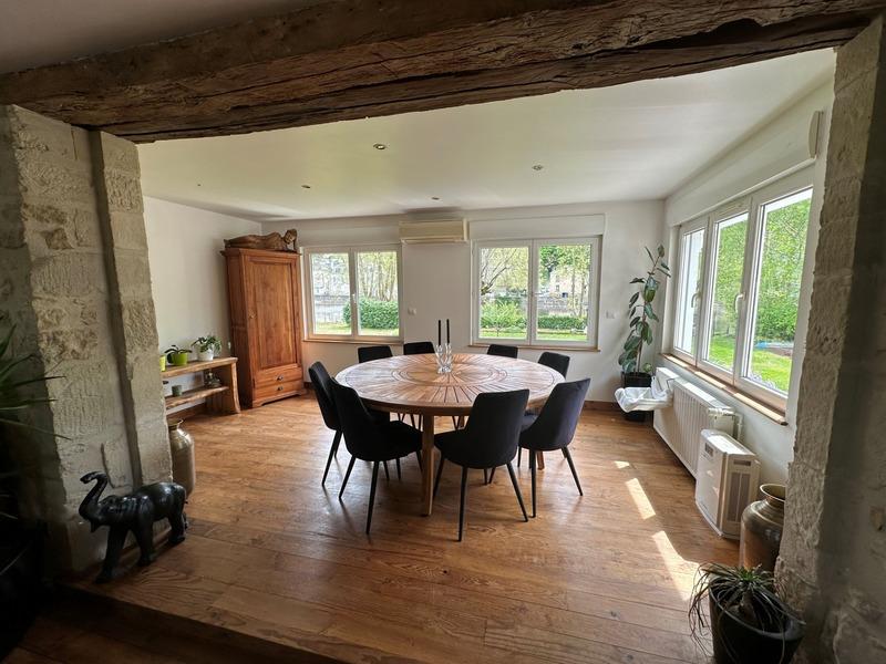 Propriété - 237 m² - 11 pièces