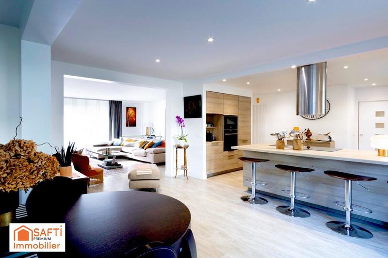 Maison - 182 m² - 9 pièces