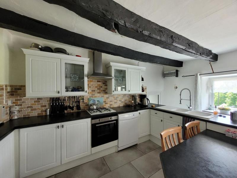 Propriété - 112 m² - 6 pièces