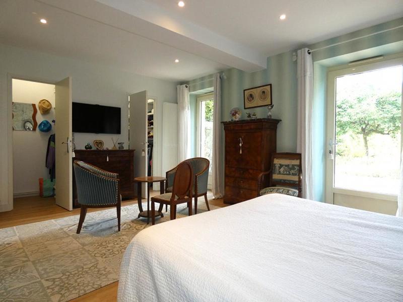 Maison - 338 m² - 13 pièces