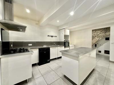 Maison - 94 m² - 5 pièces