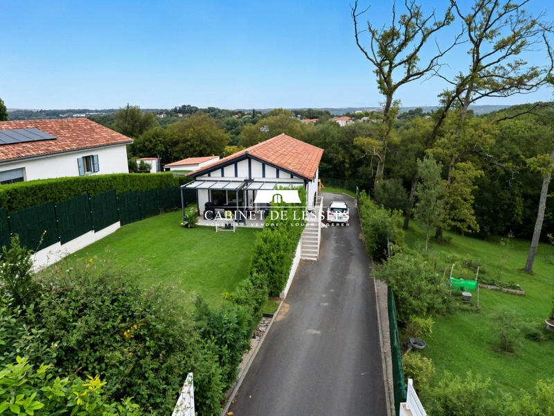 Maison - 152 m² - 6 pièces