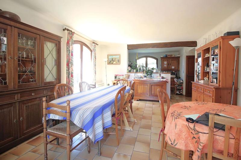 Maison - 104 m² - 4 pièces