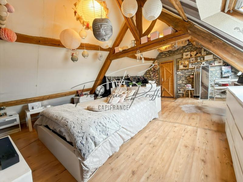 Maison - 210 m² - 5 pièces