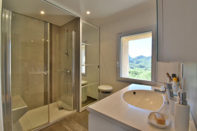 Propriété - 180 m² - 10 pièces