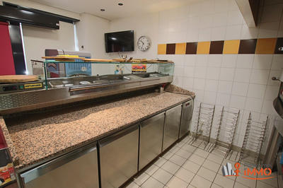 Local commercial - 45 m² - 2 pièces