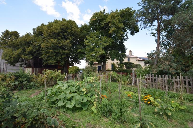 Propriété - 660 m² - 22 pièces