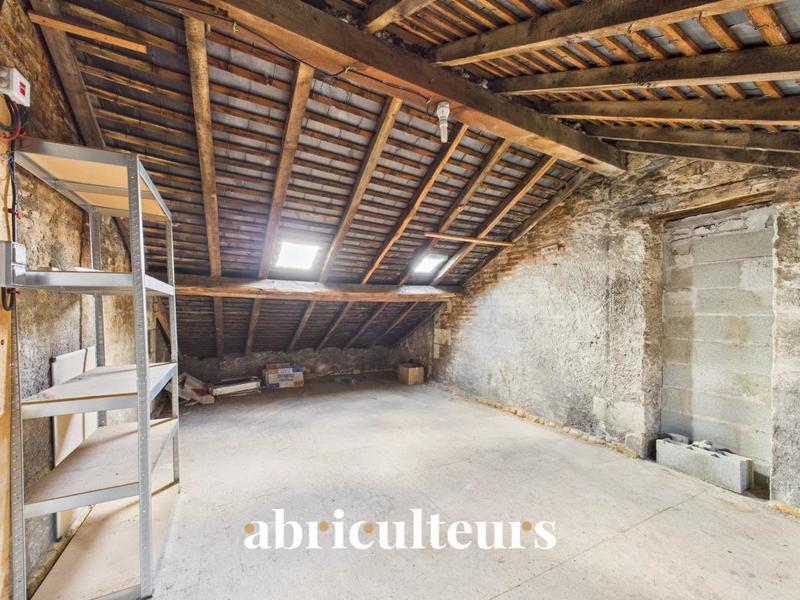 Appartement ancien - 94 m² - 4 pièces
