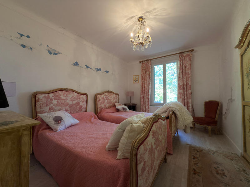 Maison - 243 m² - 9 pièces