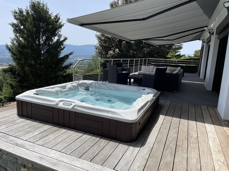 Maison - 228 m² - 7 pièces