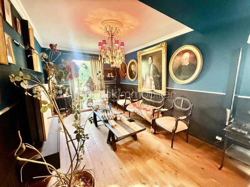 Villa - 182 m² - 6 pièces