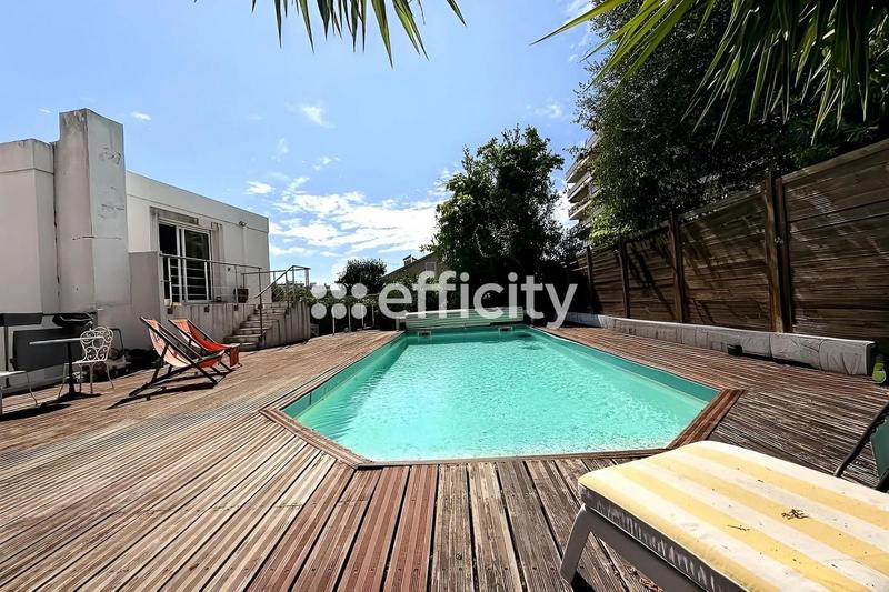 Immeuble - 303 m² - 10 pièces