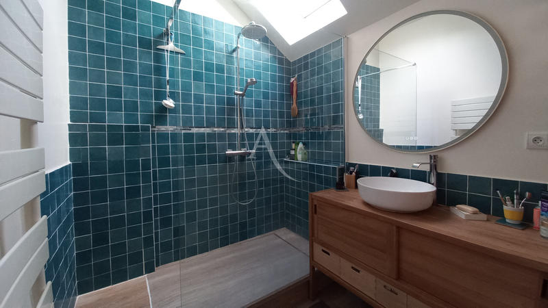 Maison - 204 m² - 6 pièces