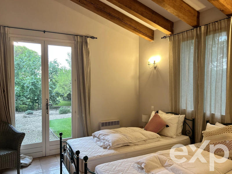 Maison - 232 m² - 8 pièces