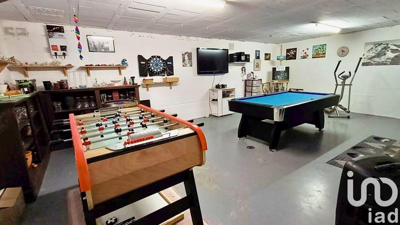 Maison - 220 m² - 8 pièces