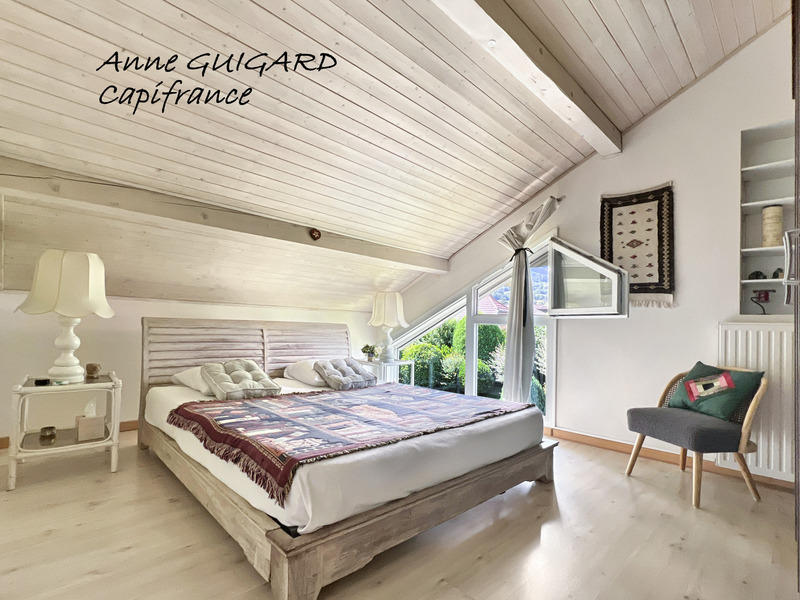 Maison - 232 m² - 7 pièces