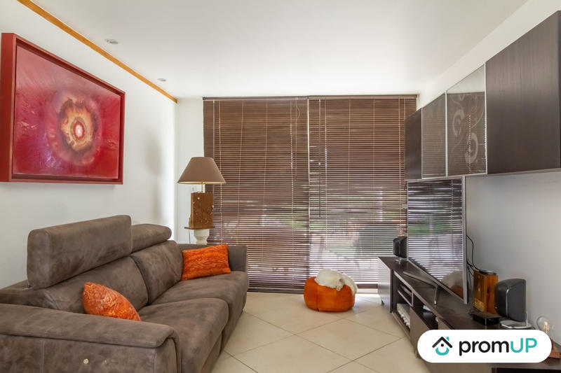 Maison - 284 m² - 14 pièces