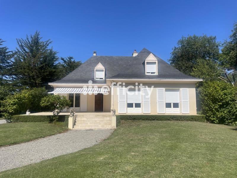 Maison - 180 m² - 7 pièces