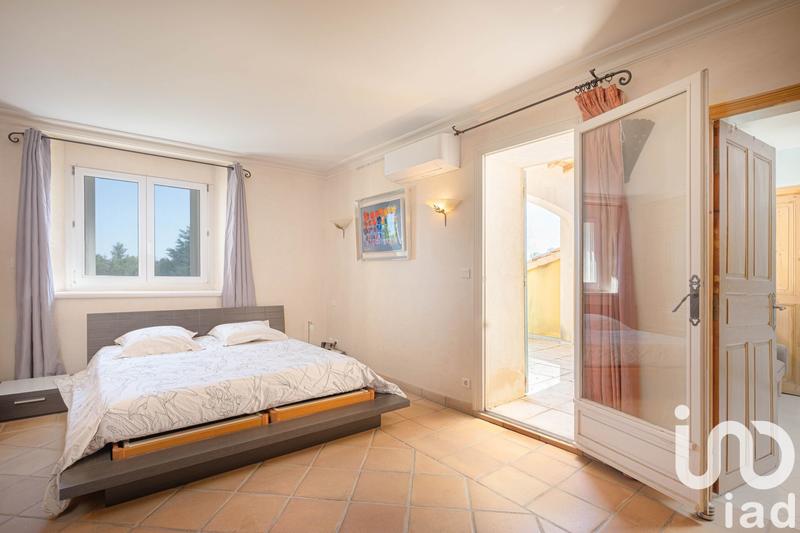 Maison - 385 m² - 7 pièces