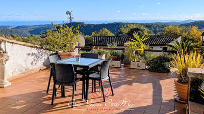 Maison - 272 m² - 9 pièces