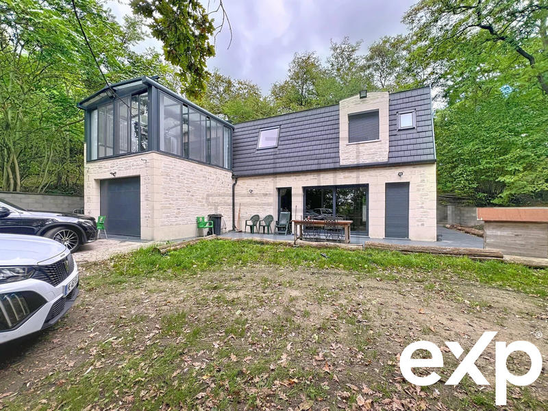 Maison - 260 m² - 10 pièces