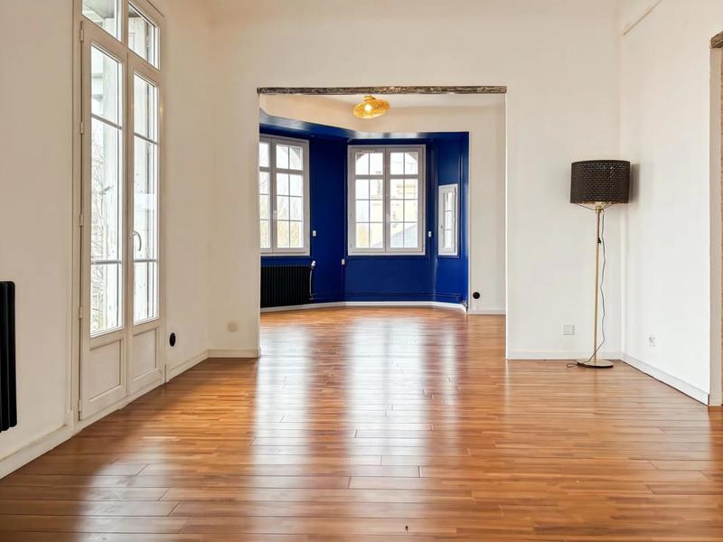 Appartement - 193 m² - 6 pièces