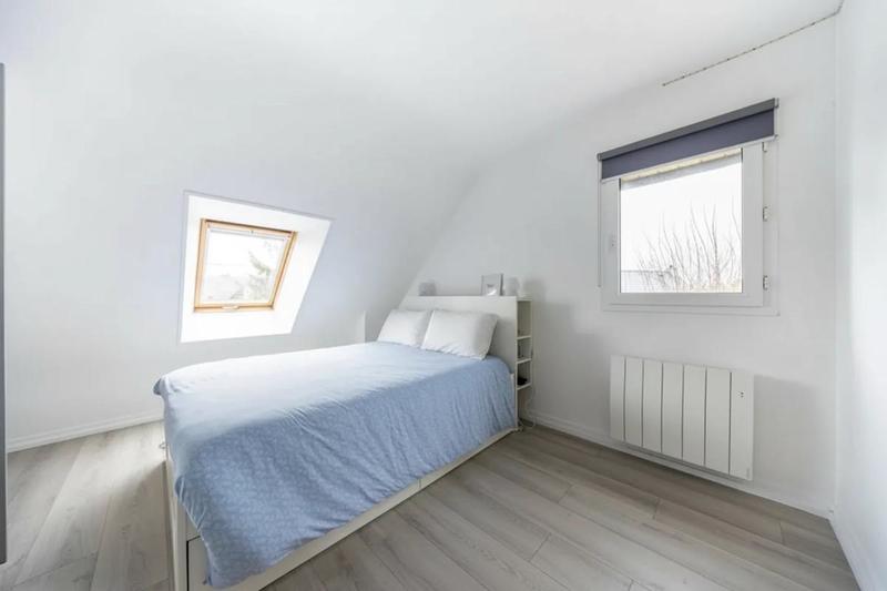 Maison - 250 m² - 8 pièces