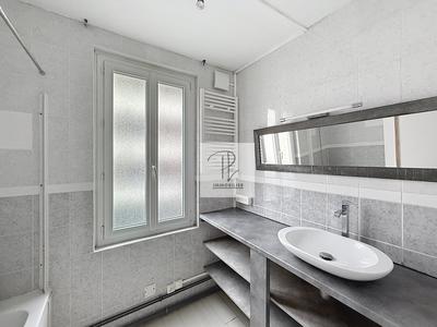 Maison jumelée - 74 m² - 3 pièces