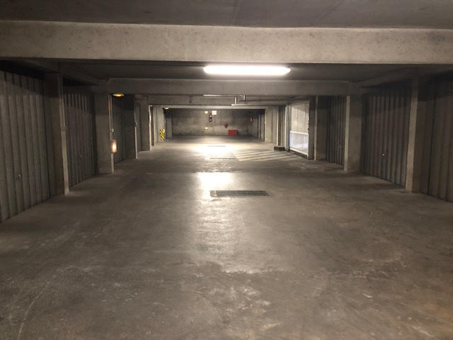 Parking / Garage