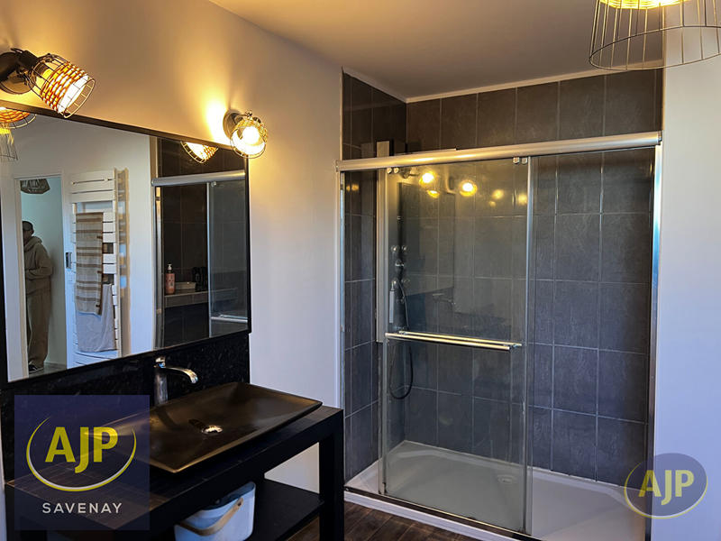 Maison - 210 m² - 9 pièces