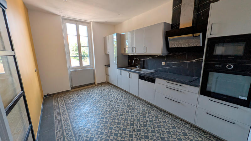 Maison - 204 m² - 8 pièces